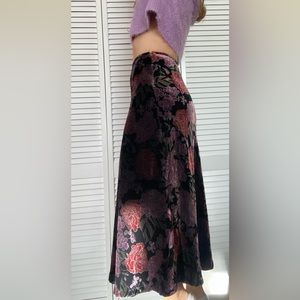2000s Floral Velvet MIDI Skirt